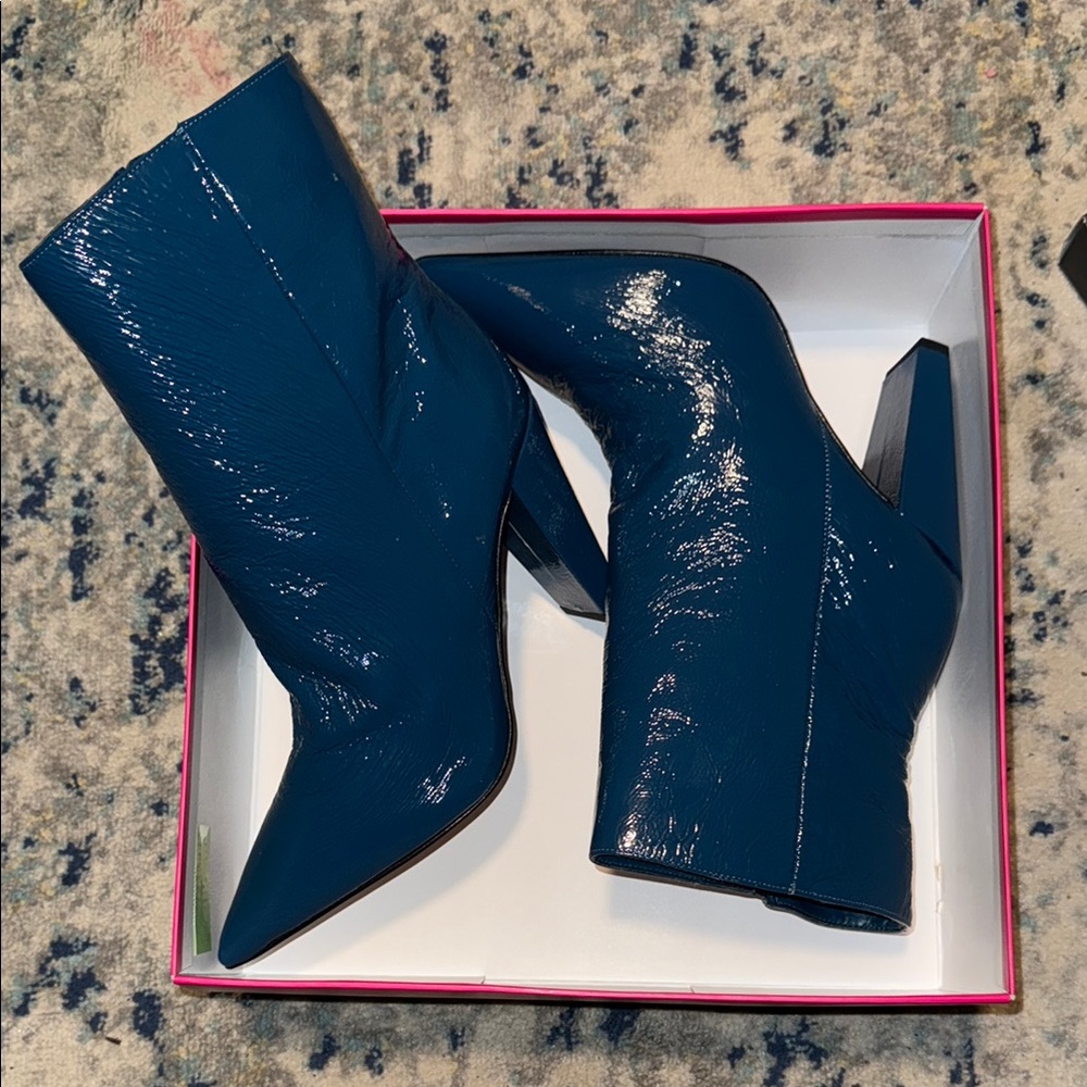 Stylish Vince Camuto Blue Patent Leather Ankle Boots